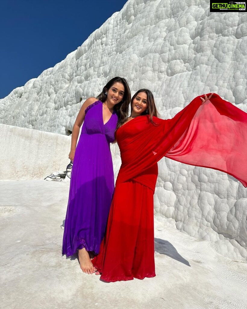 Tanya Sharma Instagram - Finally we experienced this beauty ✨ and oh boy pictures don’t do justice to it ! P.s - it was super sunny n crowded but we managed to do our thing as always 😂😂😂 #sharmasisters #pamukkale #antalya #turkey #travel #love #tanyasharma Pamukkale,Turkey