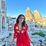 Tanya Sharma Instagram - Painting the town red ❤️ . Our stay at #cappadocia was extraordinarily beautiful all because of @sultan_cave_suites , the staff , the suite and the roof top restaurant was all just warm n super fine ✨ #travel #cavesuite #turkey #travelgram #picoftheday #tanyasharma