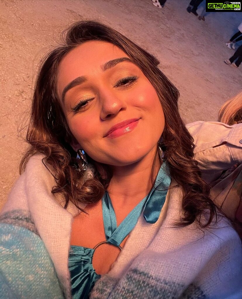 Tanya Sharma Instagram - Magical ✨is The word ! Our first ever hot air balloon experience was extraordinary thankyouu @sultan_cave_suites @kelebektravel P.s - don’t forget to see the last slide ( it’s 5am makeup ) 🥹 #turkey #travel #hotairballoon #sultancavesuites #love #tanyasharma Cappadocia, Turkey