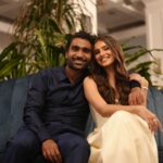 Tara Sutaria Instagram - Yeh kaisi mulaqat hai Jaise sadiyon se tum meri jaan ho Ab kaise main yeh samjhaoon Kitne arso se tumhara hi mujhe Intezaar hai 🖤 Before the music video releases tonight, here are some moments of sweetness from our time filming with the most merry (and hungry) team. You can imagine how well we got along! 😂🍔🎥 P.S. - Can’t stop humming the song. Just sublime!