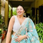 Tarjanee Bhadla Instagram – Konsa haq? Kaisa Haq? 
.
.
.
#selfflirting101 
.
.
Thank you to @rajesh_sarees for always being the last minute saviours🦋
.
.
#3ekka#tronekka#successparty