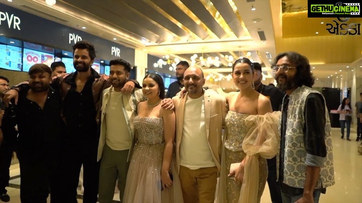 Tarjanee Bhadla Instagram - Last night was just GLAM! Ahmedabad premiere night! 3 EKKA IN CINEMAS NOW! Anand Pandit Motion Pictures and Jannock Films Present β π ππππ β Starring @actoryash @malhar028 @mitragadhvi @esharkansara @kinjalrajpriya @tarjanee_official @dharmesh64 and @hitukanodia Produced by @anandpandit and @vaishalshah7 Directed by @rajesh_filmcrafting Written by @parth__85 and @chetandaiya Creative director @parth__85 @anandpanditmotionpictures @jannockfilmsllp @jojoapp.in @colorsgujaratiofficial #3Ekka #TronEkka