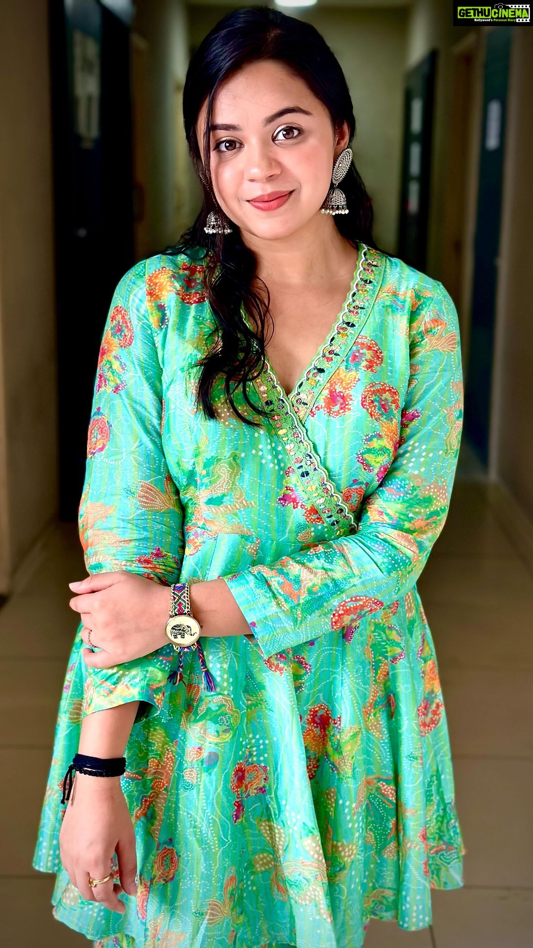 Tarjanee Bhadla Instagram - Heer ko ab bas intezar he…. Ranjha ka nahi 3 ekka ka! . . . . Outfit: @saundhindia Earrings: @tied.roots Style by : @ishhaa_nagar @rudradave33 Video by @jilljoshi14 . #3ekka#tronekka#promotions#tarjaneebhadla#tarjanee#gujaratifilms#gujaratiactress#indianoutfits#ethniclook#ethniclove