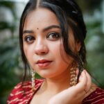 Tarjanee Bhadla Instagram – Life is what happens to you when you are busy making plans…
.
.
.
Experiencing this heavily right now! 
.
.
.
Outfit by @designer_ketan 
Photos by @karangurjarfilms @thedepthsoffield_ 
.
.
#3ekka#tronekka#gujaratifilm#gujaratifilmactress#tarjaneebhadla#tarjanee#ethnicphotoshoot#indianwear#angrakha#angrakhastyle#indianoutfit