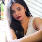 Tarjanee Bhadla Instagram – Under confidence is so much more beautiful than over🫶🏻
Clicked by @manushii.pcshah
.
.
.
.
.
#photoshoot#whiteandred#redlips#whitedress#tarjanee
#tarjaneebhadla#gujaratiactress#gujaratifilms#photgraphy#potrait#potraitshoot