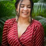 Tarjanee Bhadla Instagram – Life is what happens to you when you are busy making plans…
.
.
.
Experiencing this heavily right now! 
.
.
.
Outfit by @designer_ketan 
Photos by @karangurjarfilms @thedepthsoffield_ 
.
.
#3ekka#tronekka#gujaratifilm#gujaratifilmactress#tarjaneebhadla#tarjanee#ethnicphotoshoot#indianwear#angrakha#angrakhastyle#indianoutfit