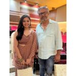 Tarjanee Bhadla Instagram – The best part about this award was that we could share the victory smiles with so many loving faces! 
Thank you mumma and rk dada for coming and supporting me🤍

And kuddos to my cousin brother for winning a state award for best background score for bajaaba- the daughter 
@kandarp_kavishwar
Making our family proud🙏🏻

Last pic credit @shashvat_2416 🌏