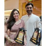 Tarjanee Bhadla Instagram – The best part about this award was that we could share the victory smiles with so many loving faces! 
Thank you mumma and rk dada for coming and supporting me🤍

And kuddos to my cousin brother for winning a state award for best background score for bajaaba- the daughter 
@kandarp_kavishwar
Making our family proud🙏🏻

Last pic credit @shashvat_2416 🌏