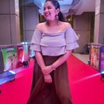 Tarjanee Bhadla Instagram - Yesterday night at the premiere of Bushirt T-shirt! What a hilarious film it was! Everyone's performance is amazing and it's shot beautifully! Go watch it now with your family!