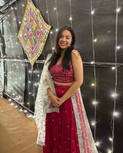 Tarjanee Bhadla Instagram - Thodi baatien leke ana, saari raatien leke ana🤍
.
.
.
.
.

#NavratriVibes #PinkCholi #Throwback #GujaratiFilmStar  #NavratriTradition #NostalgicMemories #GujaratiCulture #NavratriCelebrations #PinkOutfit #IndianFestivals #TraditionalAttire #GujaratiTraditions #DancePerformance #UpliftingMusic #CelebratorySpirits #FestiveMoods #BrightColors #GlamorousOutfit #ThrowbackMoment #CulturalHeritage