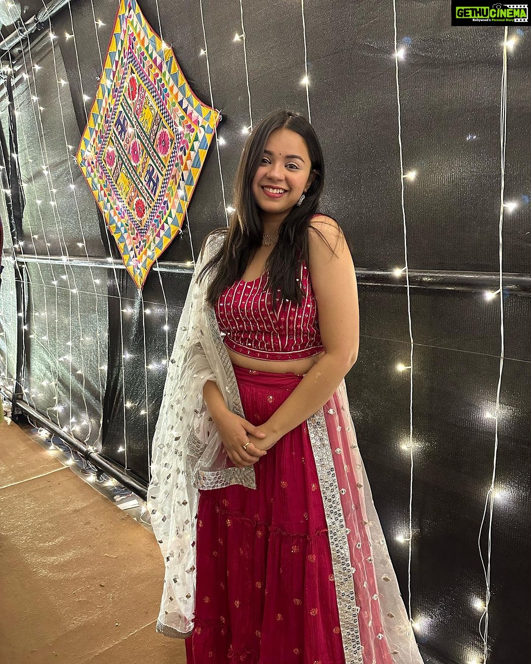 Tarjanee Bhadla - 4.1K Likes - Thodi baatien leke ana, saari raatien leke anaš¤
.
.
.
.
.
#NavratriVibes #PinkCholi #Throwback #GujaratiFilmStar #NavratriTradition #NostalgicMemories #GujaratiCulture #NavratriCelebrations #PinkOutfit #IndianFestivals #TraditionalAttire #GujaratiTraditions #DancePerformance #UpliftingMusic #CelebratorySpirits #FestiveMoods #BrightColors #GlamorousOutfit #ThrowbackMoment #CulturalHeritage