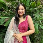 Tarjanee Bhadla Instagram - Thodi baatien leke ana, saari raatien leke ana🤍 . . . . . #NavratriVibes #PinkCholi #Throwback #GujaratiFilmStar #NavratriTradition #NostalgicMemories #GujaratiCulture #NavratriCelebrations #PinkOutfit #IndianFestivals #TraditionalAttire #GujaratiTraditions #DancePerformance #UpliftingMusic #CelebratorySpirits #FestiveMoods #BrightColors #GlamorousOutfit #ThrowbackMoment #CulturalHeritage