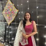 Tarjanee Bhadla Instagram – Thodi baatien leke ana, saari raatien leke ana🤍
.
.
.
.
.

#NavratriVibes #PinkCholi #Throwback #GujaratiFilmStar  #NavratriTradition #NostalgicMemories #GujaratiCulture #NavratriCelebrations #PinkOutfit #IndianFestivals #TraditionalAttire #GujaratiTraditions #DancePerformance #UpliftingMusic #CelebratorySpirits #FestiveMoods #BrightColors #GlamorousOutfit #ThrowbackMoment #CulturalHeritage