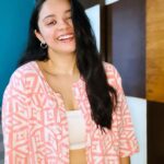 Tarjanee Bhadla Instagram – It was the dusky and gloomy evening of 27th sept, the world tourism day! Everyone was posting about their travel vlogs and I was sitting on my couch looking at them. To fight the battle of FOMO I held my self up and arranged the lights and camera. Wore my desired Airport look and pretended to pose in front of paparazzi while boarding my imaginary flight to Venice! Set up a travel Bag in background as a prop and posed away! 
That was my story of battling the 2 mins of sadness! 
Tell me yours! 
#nakhra#fomo#drama 

Ps: eventually the bag was cropped out