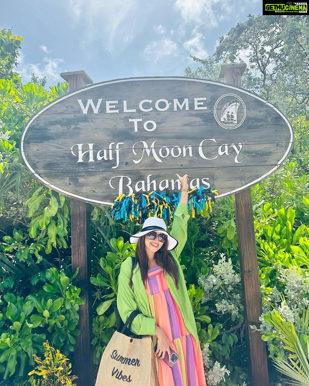 Tasnia Farin Instagram - Picture perfect destination #bahamas #island #travel #vacation #cruisetrip Half Moon Cay, Bahamas