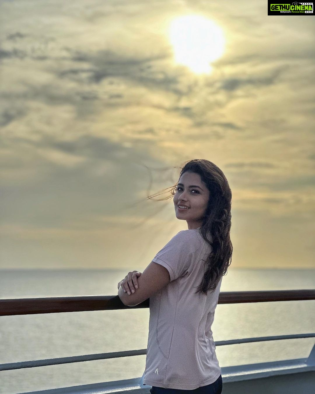 Tasnia Farin Instagram - Sunrise and sunset are the most beautiful hours of the day. Are you a sunrise or a sunset person?