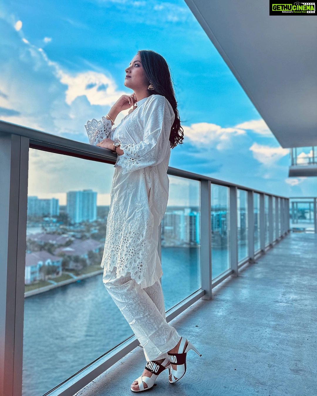 Tasnia Farin - 80.2K Likes - Vibing Deshi