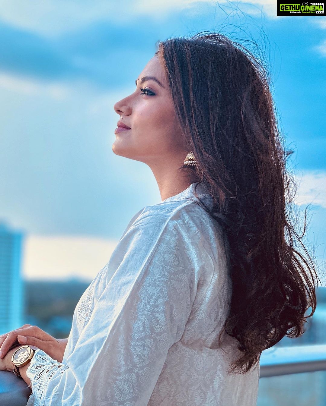 Tasnia Farin - 80.2K Likes - Vibing Deshi