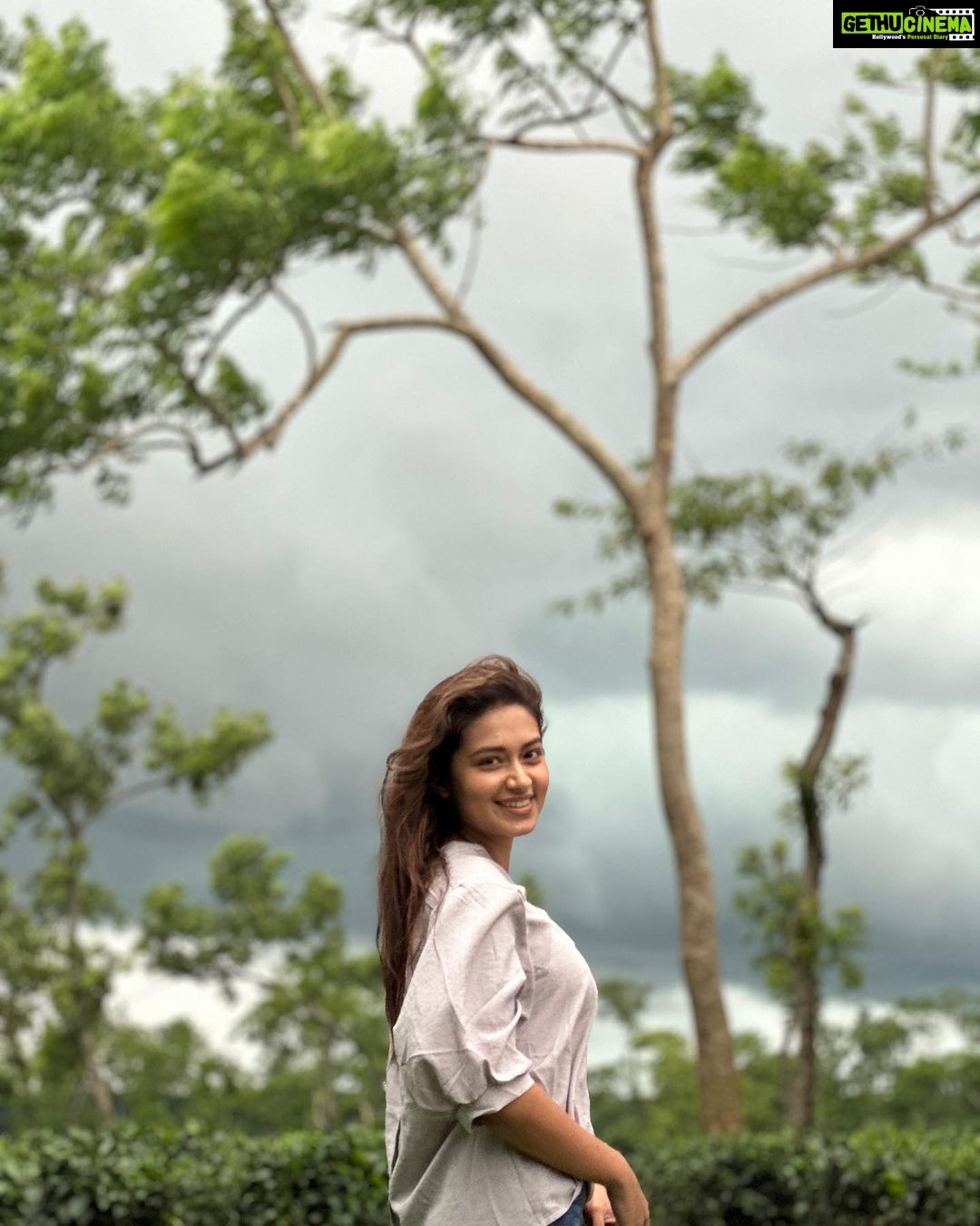 Tasnia Farin Instagram - Windmills of the God
