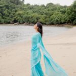 Tasnia Farin Instagram - মেঘ বিজড়িত রাঙা গোধূলি নামিয়া এল বুঝি পথ ভুলি তাহার অঙ্গ তরঙ্গ বিভঙ্গে কুলে কুলে নদীজল উথলায় 📸 @deen_thailandphotographer