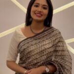 Tasnia Farin Instagram - ওপার বাংলার crush @tasnia_farin যখন এপার বাংলায় খুঁজে নেয় #AaroEkPrithibi ...অনেক ভালোবাসা ও শুভেচ্ছা এই নতুন পৃথিবীর জন্য ❤️#AaroEkPrithibi #Incinemas #3rdFeb @eskaymovies @atanugsh1208