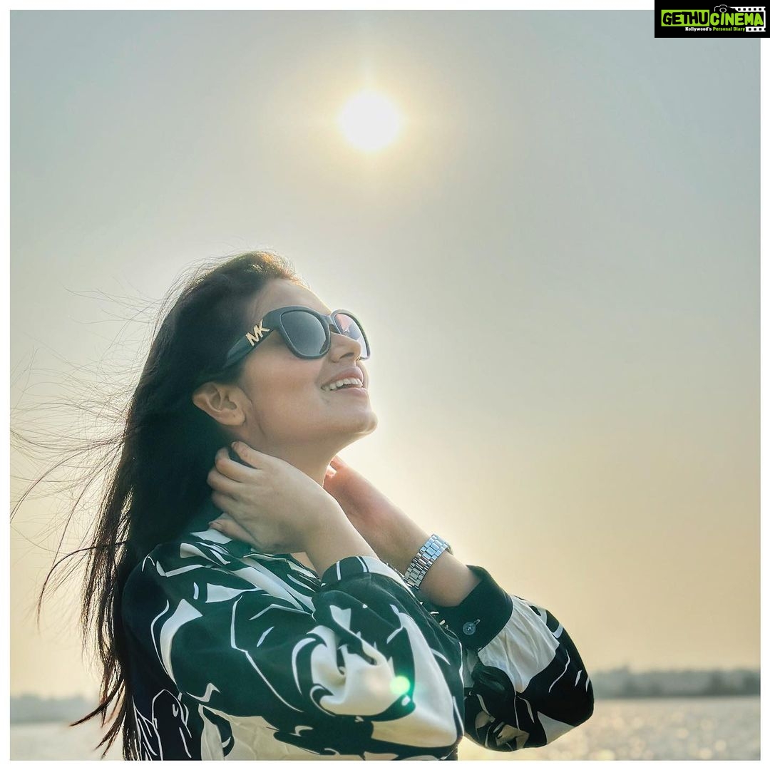 Tasnia Farin Instagram - A whisker away from the border ভারত-বাংলাদেশ সীমান্ত, ইছামতী নদী, দেবহাটা, সাতক্ষীরা