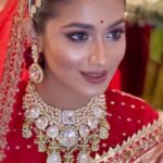 Tasnia Farin Instagram - Nayantara ✨ Strong, sophisticated and traditinal. Couture 2022 celebrates the timelessness of nonchalant glamour. Graceful @tasnia_farin in Red Banarasi with zardosi embellished border and an embroidered muslin dupatta with @zahidkhanbridalcollection Makeover: @zahidkhanbridalmakeover Photography: @mh_bipu