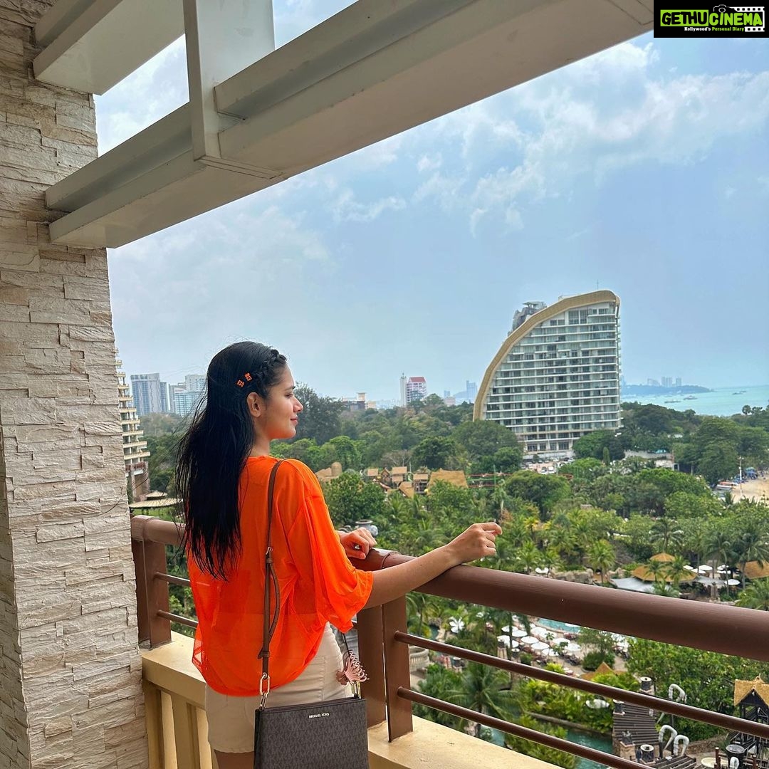 Tasnia Farin Instagram - How an impromptu vacation looks like Centara Grand Mirage Beach Resort Pattaya