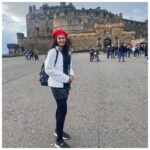 Tasnia Farin Instagram – Over the castle on the hill 
📌 @edinburghcastle 
#edinburgh #scotland Edinburgh Castle