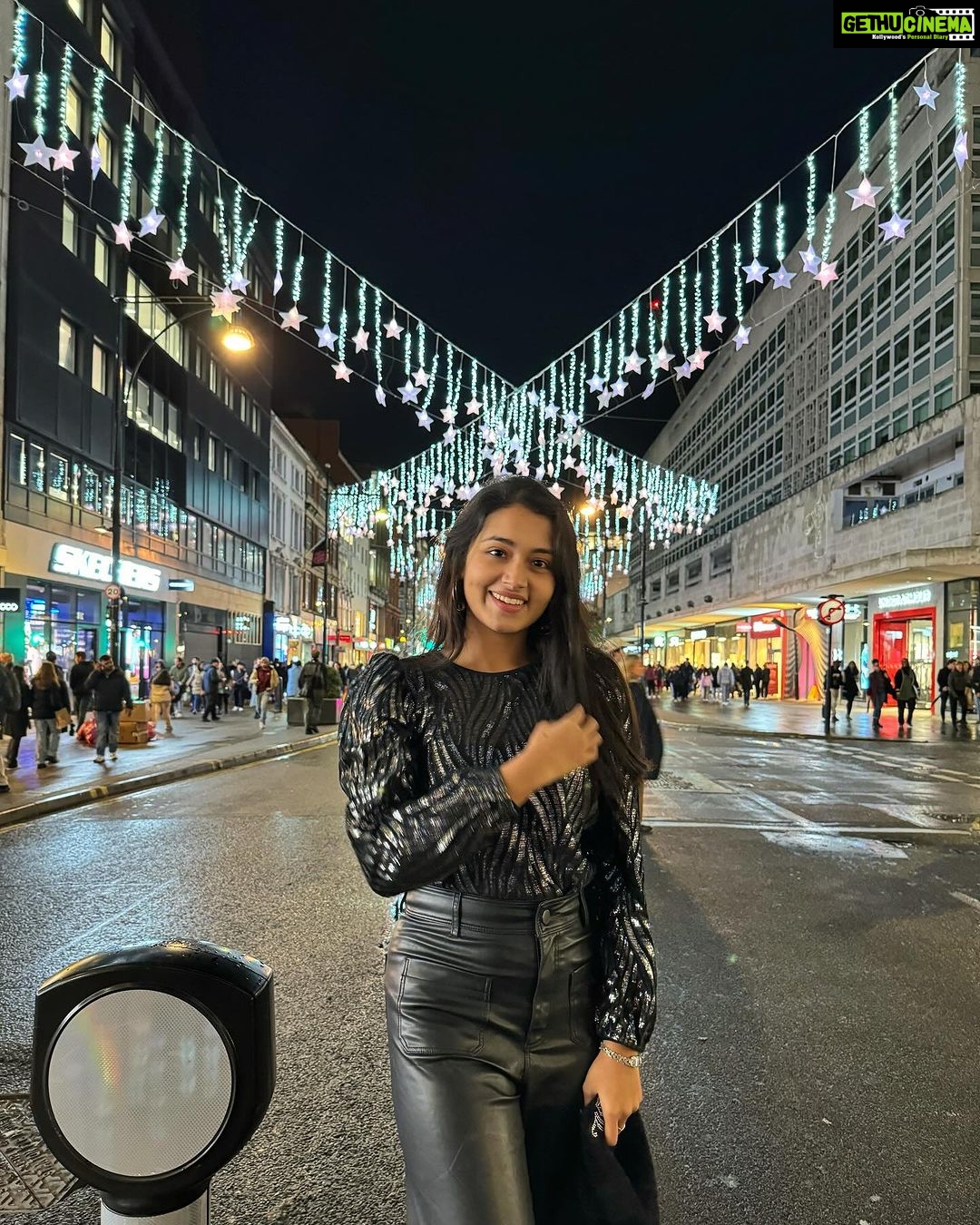 Tasnia Farin Instagram - Festive season begins Oxford Street - Central London