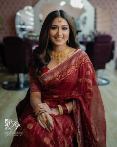 Tasnia Farin Instagram - We only had two weeks to prepare for everything. The first thing that we ever decided on was the beautiful Jamdani I got to wear. Thank you @tajnuva_jabeen for recommending me @nobo.dhaka thank you Chisty Apu for preparing the Orna in such a short time. I was in love with the sharee the day I set my eyes on it. 
Sorry @zurhem we gave you less than a week to prepare an entire suit with the vest. But you guys nailed it. I wore a beautiful Tikli of my grand mother in law’s that was passed down on generations. My jewelry was purchased from @amisheebd in alliance with that. @zahidkhanbridalmakeover I didn’t have to tell you what I wanted. You knew exactly what type of look would suit me despite being horribly sick with cold on my big day. @reminiscence_photography @u_aiman captured all the moments perfectly. We were just in our elements. @eskayevent nailed the brief of minimalistic white backdrop. @renaissance_dhk thank you for ensuring the confidentiality and homely environment. @prezziebd thank you for the complimentary cake. It was delicious. 
Overall, it was quite hectic to pull it off in the middle of shoots but everything went so smoothly. I’m grateful to all.