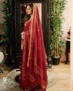 Tasnia Farin Instagram - We only had two weeks to prepare for everything. The first thing that we ever decided on was the beautiful Jamdani I got to wear. Thank you @tajnuva_jabeen for recommending me @nobo.dhaka thank you Chisty Apu for preparing the Orna in such a short time. I was in love with the sharee the day I set my eyes on it. 
Sorry @zurhem we gave you less than a week to prepare an entire suit with the vest. But you guys nailed it. I wore a beautiful Tikli of my grand mother in law’s that was passed down on generations. My jewelry was purchased from @amisheebd in alliance with that. @zahidkhanbridalmakeover I didn’t have to tell you what I wanted. You knew exactly what type of look would suit me despite being horribly sick with cold on my big day. @reminiscence_photography @u_aiman captured all the moments perfectly. We were just in our elements. @eskayevent nailed the brief of minimalistic white backdrop. @renaissance_dhk thank you for ensuring the confidentiality and homely environment. @prezziebd thank you for the complimentary cake. It was delicious. 
Overall, it was quite hectic to pull it off in the middle of shoots but everything went so smoothly. I’m grateful to all.