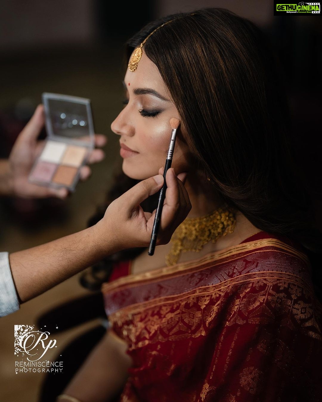 Tasnia Farin - 191K Likes - We only had two weeks to prepare for everything. The first thing that we ever decided on was the beautiful Jamdani I got to wear. Thank you @tajnuva_jabeen for recommending me @nobo.dhaka thank you Chisty Apu for preparing the Orna in such a short time. I was in love with the sharee the day I set my eyes on it.
Sorry @zurhem we gave you less than a week to prepare an entire suit with the vest. But you guys nailed it. I wore a beautiful Tikli of my grand mother in law’s that was passed down on generations. My jewelry was purchased from @amisheebd in alliance with that. @zahidkhanbridalmakeover I didn’t have to tell you what I wanted. You knew exactly what type of look would suit me despite being horribly sick with cold on my big day. @reminiscence_photography @u_aiman captured all the moments perfectly. We were just in our elements. @eskayevent nailed the brief of minimalistic white backdrop. @renaissance_dhk thank you for ensuring the confidentiality and homely environment. @prezziebd thank you for the complimentary cake. It was delicious.
Overall, it was quite hectic to pull it off in the middle of shoots but everything went so smoothly. I’m grateful to all.