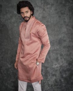 Teja Sajja Instagram - It’s a look! 👀

Styled by @lankasanthoshi 
Outfit @unitbyrajatsuri
Shot by @arifminhaz