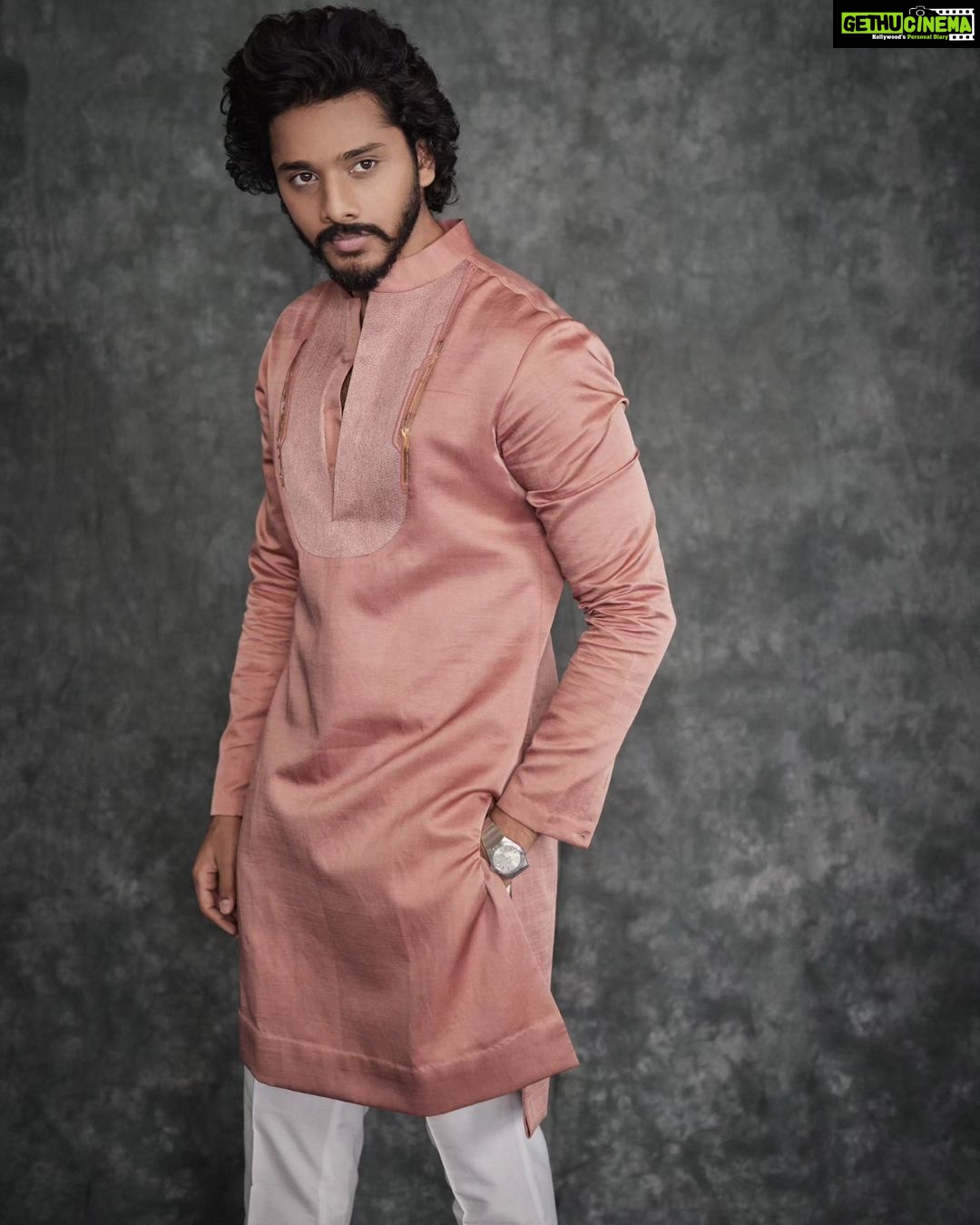Teja Sajja - 63.9K Likes - It’s a look! 👀
Styled by @lankasanthoshi
Outfit @unitbyrajatsuri
Shot by @arifminhaz