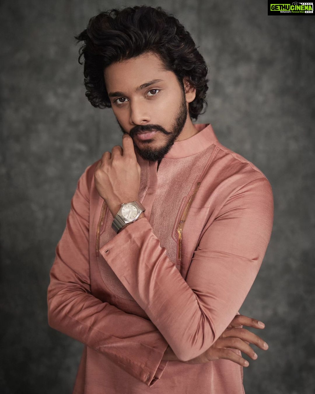 Teja Sajja - 63.9K Likes - It’s a look! 👀
Styled by @lankasanthoshi
Outfit @unitbyrajatsuri
Shot by @arifminhaz