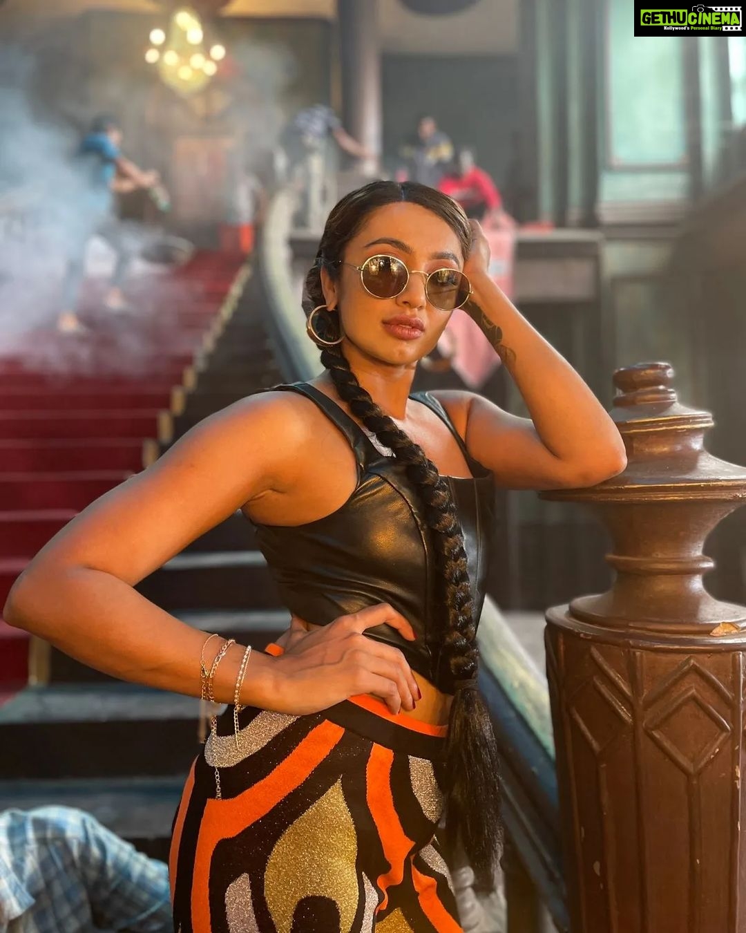 Tejaswi Madivada Instagram - Chica muy loca!