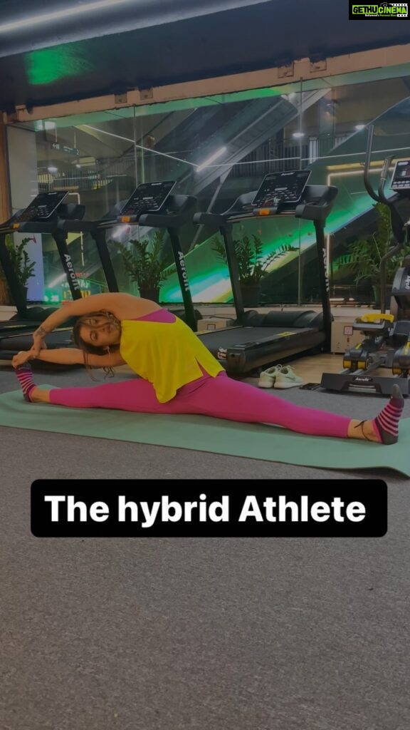 Tejaswi Madivada Instagram - Hybrid Athlete of @hustleformuscleclub one and only @tejaswimadivada #trainhard #fitgirls #fitnessmodel #workout #gym HFM Club
