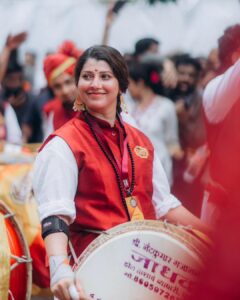 Tejaswini Pandit Instagram - गणपती बाप्पा मोरया...2023
.
.
 कलावंत ढोल पथक😎

@tejaswini_pandit❤️
@kalaawantdholpathak

#pune #ganpatibappamorya #ganpatifestival #kalawantdholpathak #dholpathak #vibe #expression #viral #trending