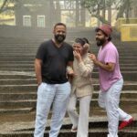 Tejaswini Pandit Instagram – आमची “ Dilomein tum aapni betabiyan” वाली moment ! 
 ता. क – मागे bulls पळत नाहीयेत, काळजी नसावी 

आणि आम्ही तुला अजिबातच मिस केलं नाही @rj_adhishh_mirchi 
.
.
#veere #bachpankedost💕 #bff #badmashi #znmd #timeslikethese #muchneededbreak