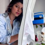 Tejaswini Pandit Instagram - ‘Blues’ aren’t Blue everytime 🫶🏼 . . #tejaswinipandit #devbarekaro