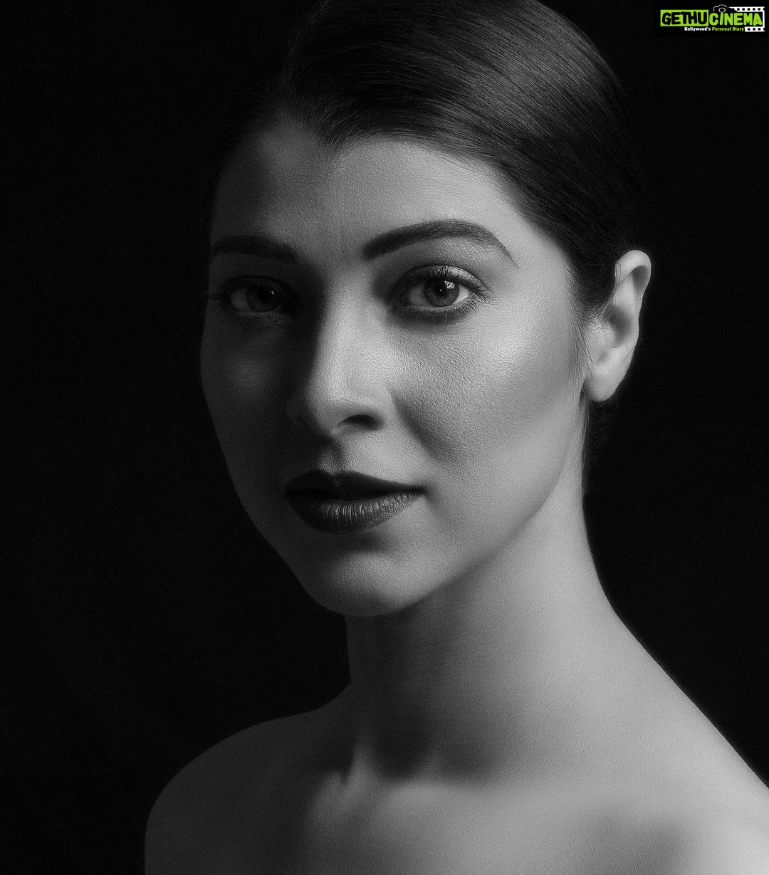 Tejaswini Pandit Instagram - The Essential Grey !! . . #iykyk #tejaswinipandit SAHI GALAT