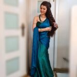 Tejaswini Pandit Instagram - जे आयुष्यात कधी केलं नाही, ते चित्रपटात करून घेतलं.... म्हणून इतरांच्या गोष्टीत नाक खुपसू नये 😝 Watch me in Adipurush as "शूर्पणखा" 😶🤭🤪 In Cinemas from TODAY !! #jaishreeram #Adipurush #shurpankha