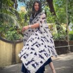 Tejaswini Pandit Instagram – Luxury must be Comfortable 
Otherwise it is not Luxury 
.
.
.
Wearing this luxurious , beautiful three piece outfit by @patelsarees_pvtltd 🧚🏼‍♀️
Styled by dearest @shalmalee_t 🤗
Hair by my main @hairbysurekha ❤️😘