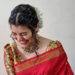 Tejaswini Pandit Instagram - मी कशाला आरशात पाहू ग... मी कशाला बंधनात राहू ग.. मीच माझ्या रूपाची राणी ग !! @jizajewellerystudio u hv a beautiful collection Chokers are my favorite 💖 Shalu 😘 my savior