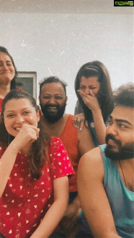Tejaswini Pandit Instagram - It can't get worse..... Happyyyyy New Year All 💫 Seeing off the year be like 😂❣️