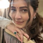 Tejaswini Pandit Instagram - Felt Cute 🥰 आई सारखी दिसते आहे असं वाटलं म्हणून…!!