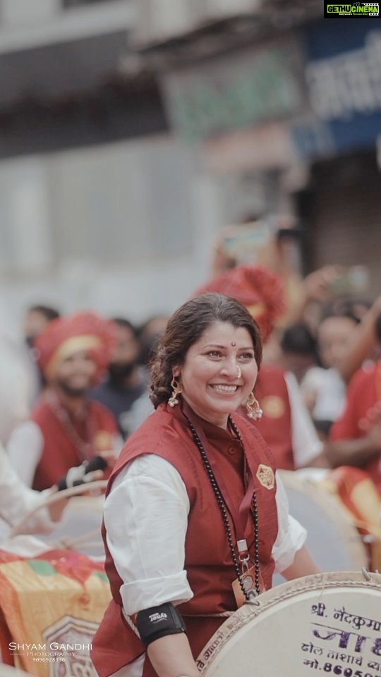 Tejaswini Pandit Instagram - गणपती विसर्जन 2023 पुणे..💫❤️ @kalaawantdholpathak Cinematic - @shyam_gandhi_photography SHOOT FOR : @kalaawant_foundation IN FRAME : @tejaswini_pandit @shrumarathe @sauraabhgokhaale @siddharth23oct @anujasatheofficial #ganpatibappamorya#ganpativisarjan #ganpati_bappa_morya #ganpatifestival #ganpativisharjan #ganpatireels #festival #vibe #dholpathak #dholtasha #pune #dagdushethganpati #kasbaganpati #marathicelebrity #reelsinstagram Pune, Maharashtra