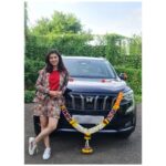 Tejaswini Pandit Instagram - || गणपती बाप्पा मोरया || माझ्या आयुष्यातला हा आनंदाचा क्षण तुमच्याबरोबर share करतेय... "माझी स्वतःची नवीन कार.... माझ्यासाठी कार ही कधीच luxury नव्हती, necessity होती... पण मी स्वतःला एक luxurious #madeinindia कार गिफ्ट करू शकले ह्यासाठी आत्ता मनात फक्त कृतज्ञता आहे. आजपर्यंत खूप प्रवास केला... पण एक मात्र पक्कं ठरलंय माझं..आता नुसता प्रवास नाही करायचा ..आता प्रवासाची "मज्जा लुटायची... " आई, दीदी आणि आजपर्यंतच्या प्रवासात नेहमीच माझ्या बरोबर असणारा माझा "बाबा"...तुमच्या आशिर्वादामुळेच हे शक्य झालं... Thank you Mahindra ( @sahyadrimotorspune ) , Sharad ji for this extremely prompt service and treating me like a family ! I am confident that in this new journey, this car will prove to be a sturdy support along the way! #grateful #gratitudeonly #xuv700 #Mahindra
