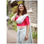 Tejaswini Pandit Instagram - All about The Eventful Night 💗 #dahihandi #tejaswinipandit . . Behind the lens : @golandeyogesh Styled by : @stylist.chaitalikulkarni Costume by : @invogue.by.ruchi Makeup : @ganeshjadhav_gj Hair : @hairbysurekha Assistance : @misaw_holic Pune, Maharashtra